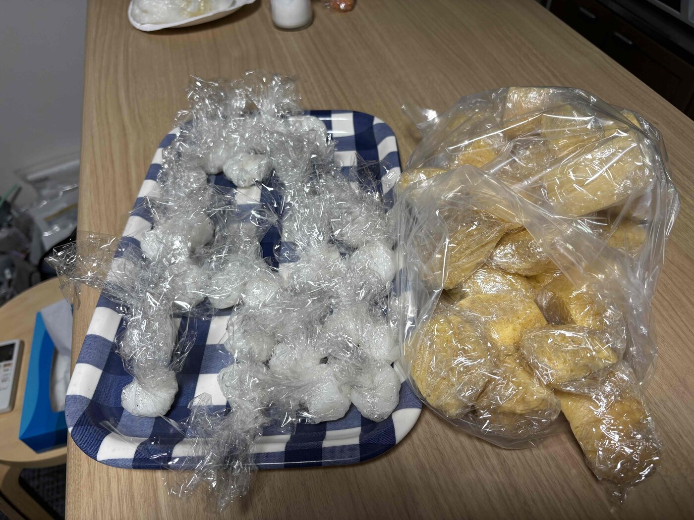 パッククッキングで作った白ご飯と蒸しパンの完成品